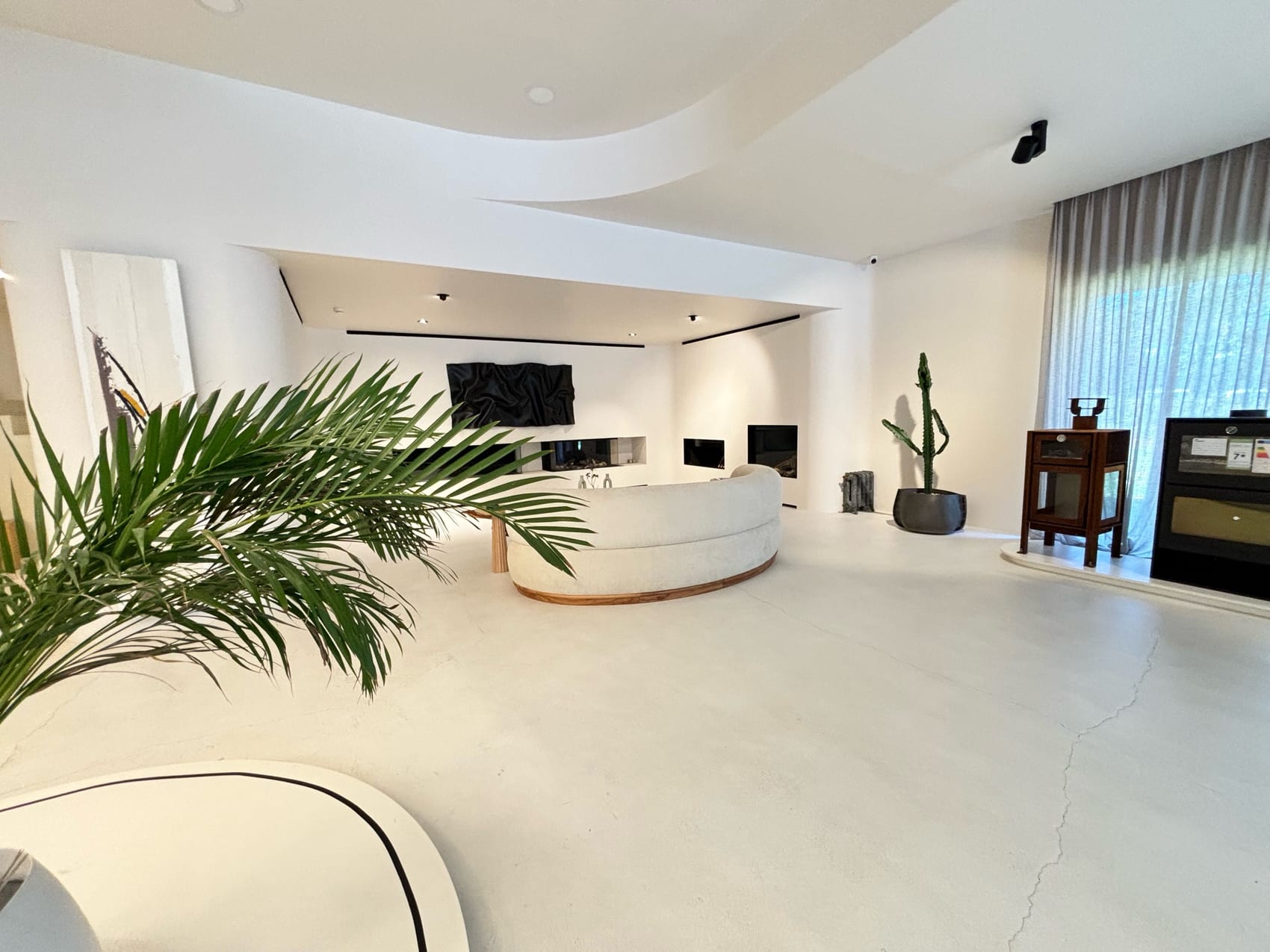 Şömine showroom — farklı modeller bir arada